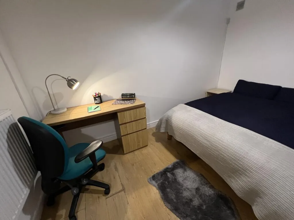 6 bedroom terraced house for rent