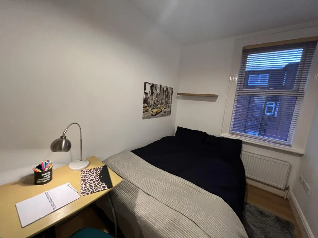 6 bedroom terraced house for rent