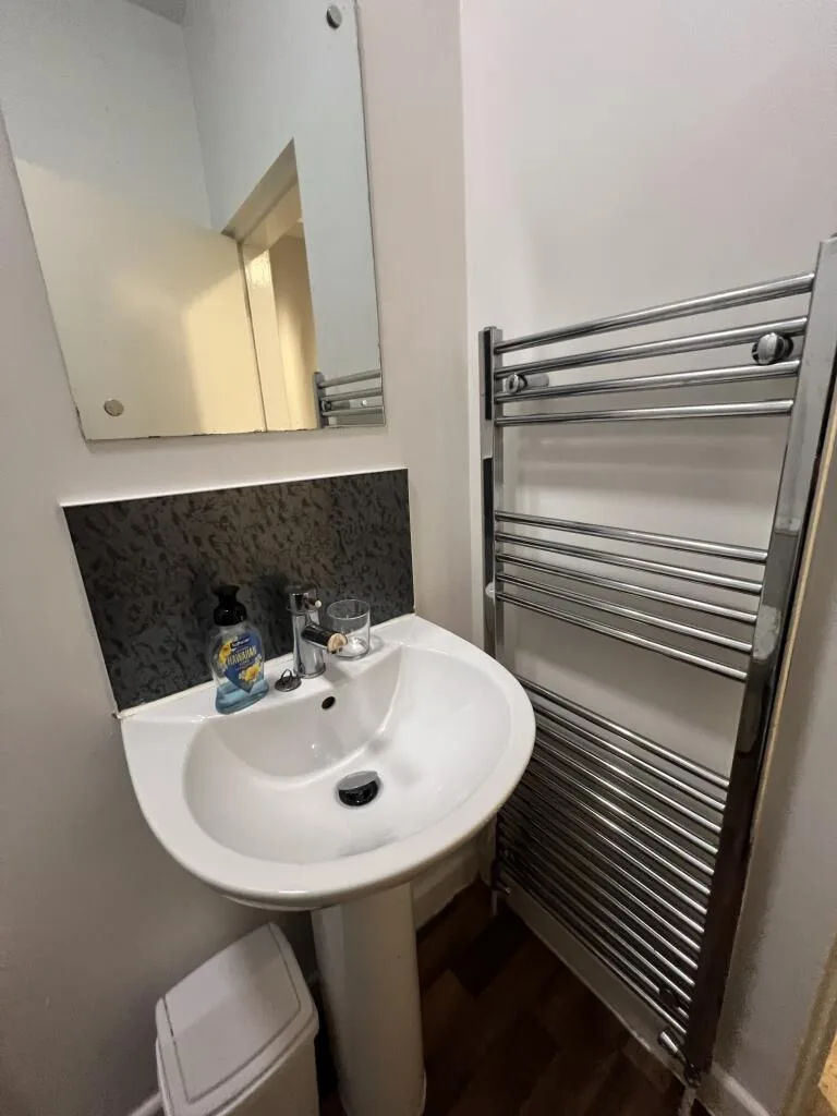 6 bedroom terraced house for rent