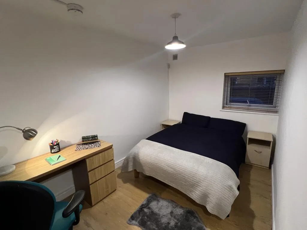 6 bedroom terraced house for rent