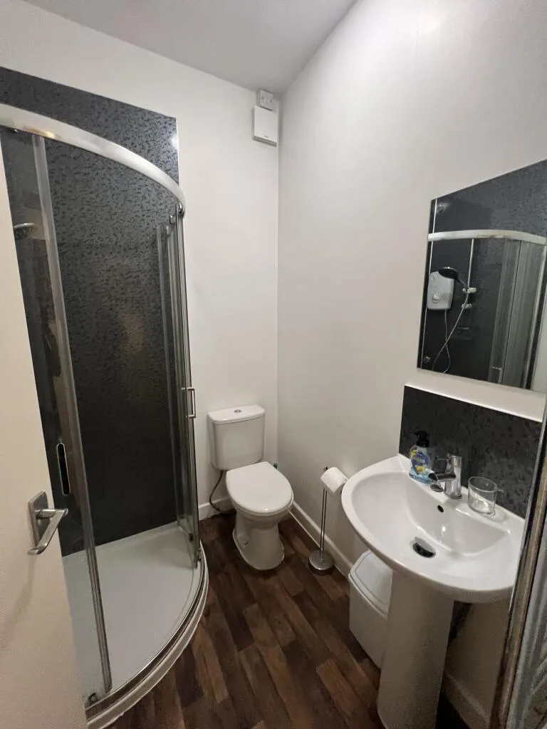 6 bedroom terraced house for rent