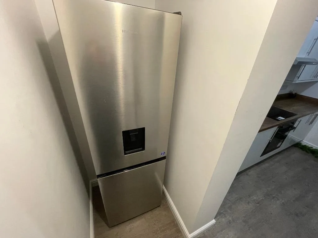 5 bedroom end of terrace house for rent