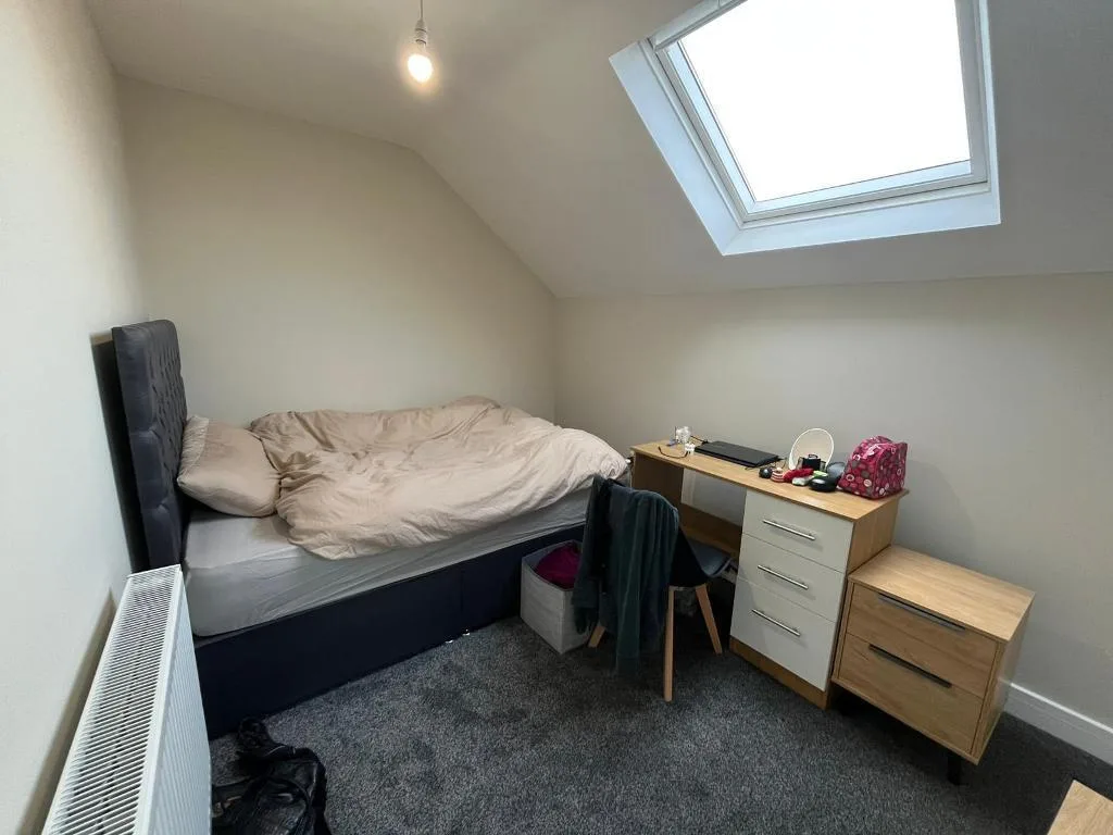 6 bedroom terraced house for rent