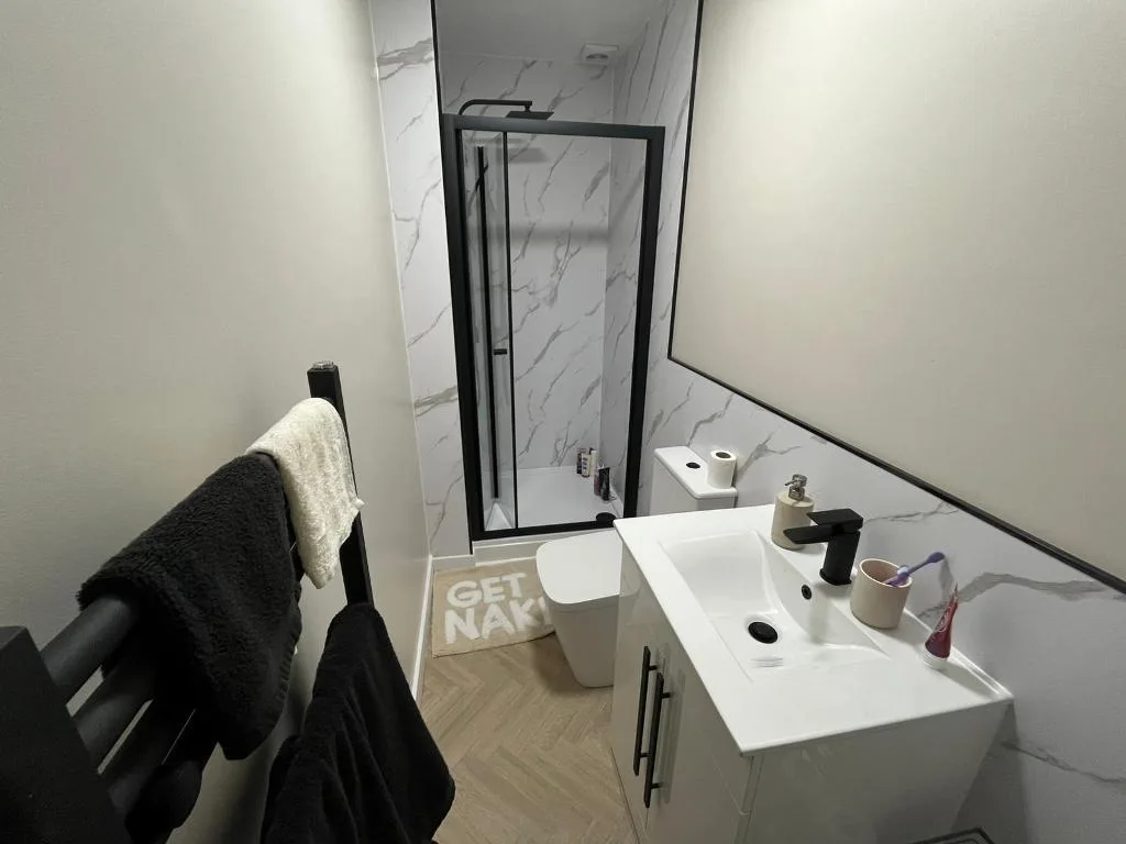 6 bedroom terraced house for rent