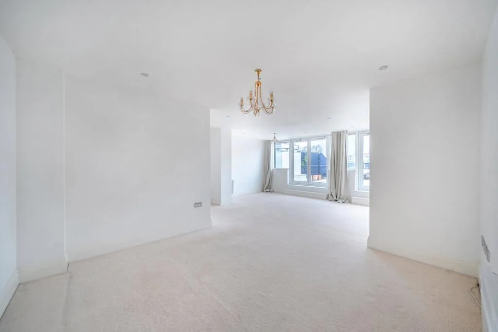 3 bedroom flat for rent