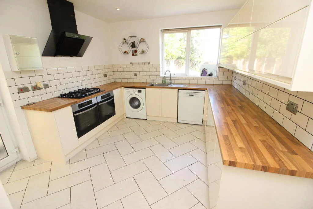 3 bedroom detached house for rent