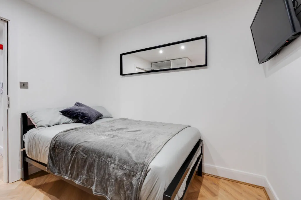 6 bedroom terraced house for rent