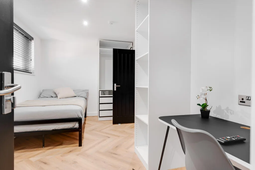 6 bedroom terraced house for rent