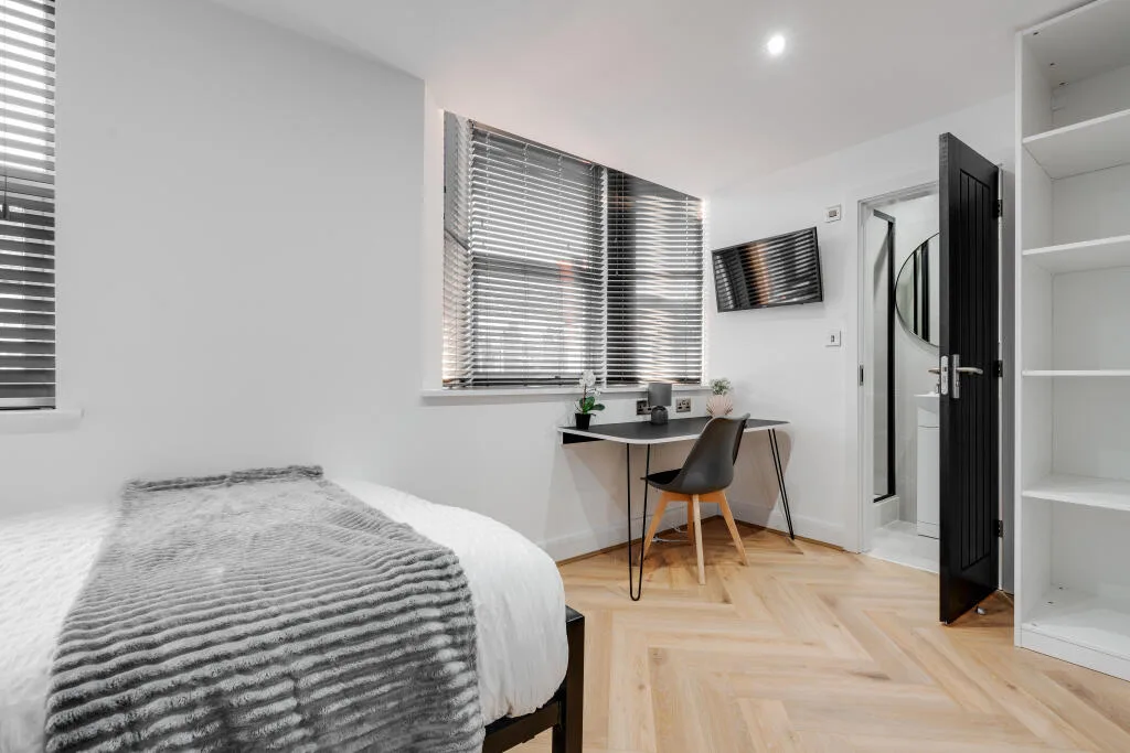 6 bedroom terraced house for rent