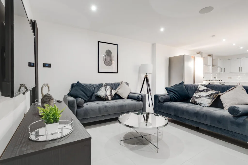 6 bedroom terraced house for rent