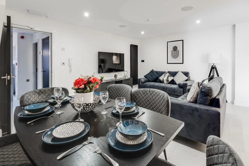 6 bedroom terraced house for rent