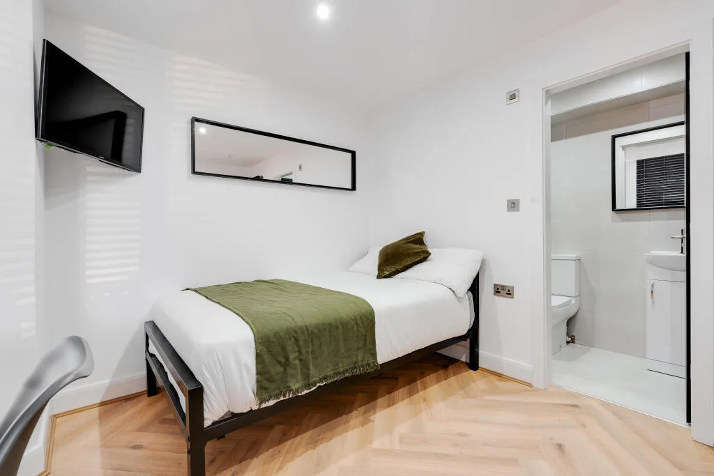 6 bedroom terraced house for rent