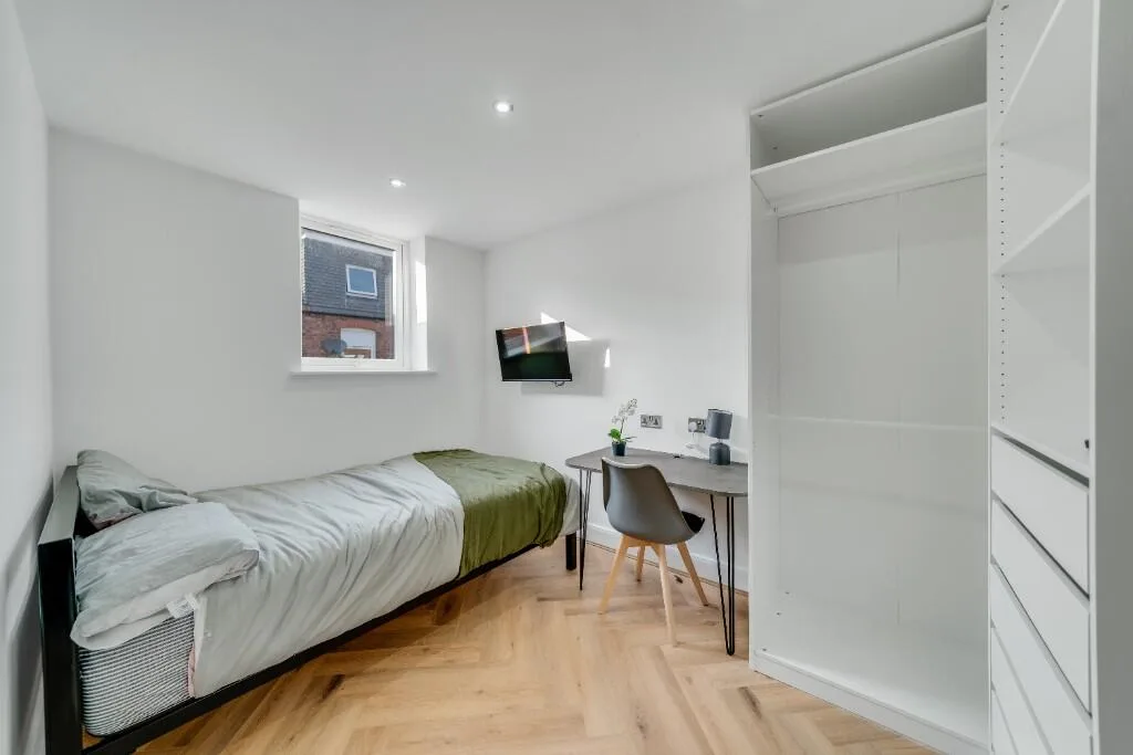 6 bedroom terraced house for rent