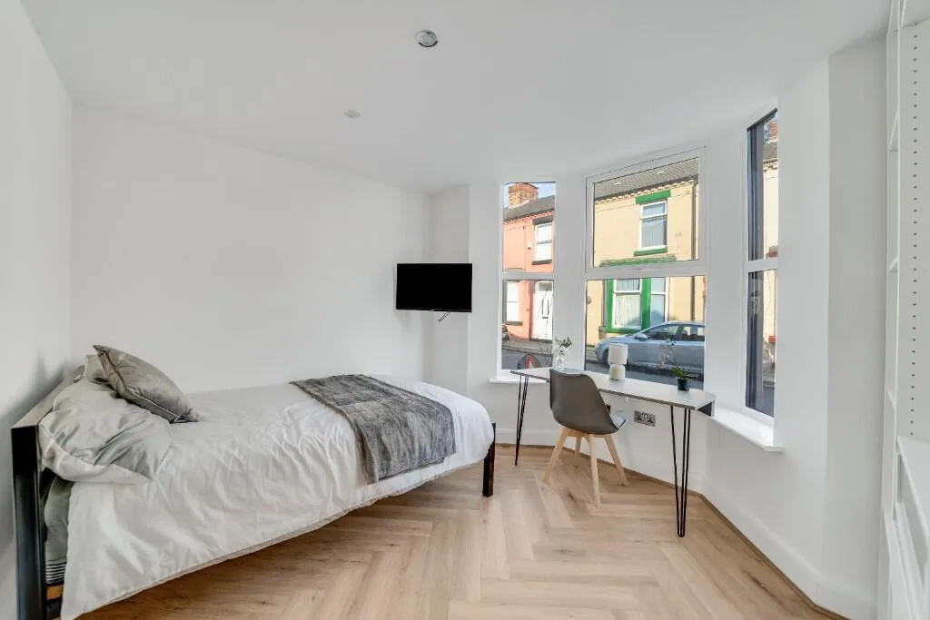 6 bedroom terraced house for rent