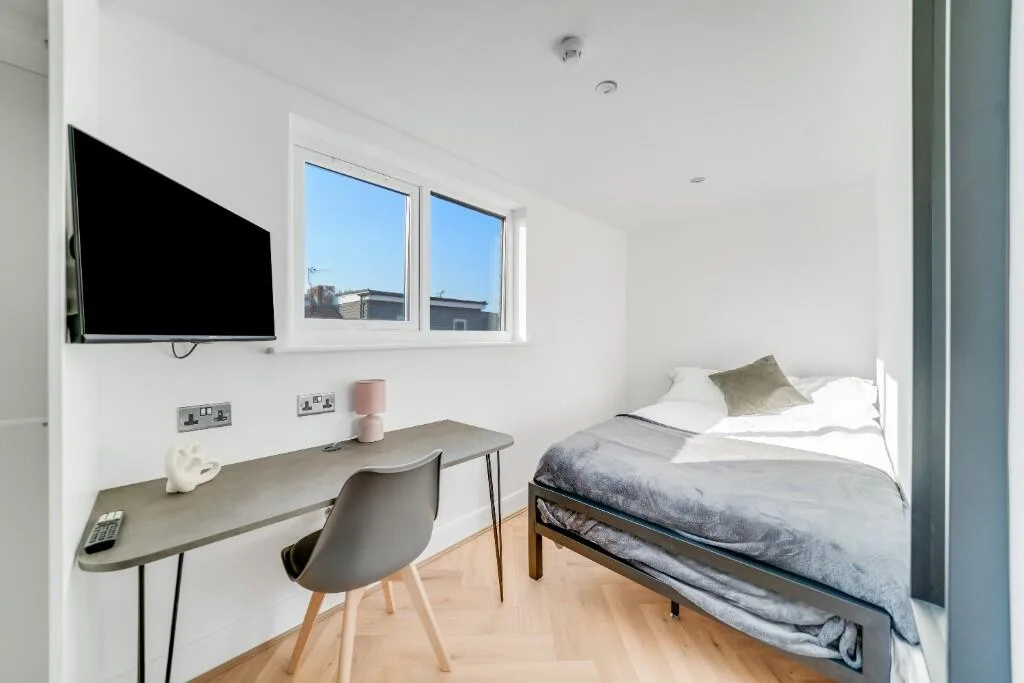 6 bedroom terraced house for rent