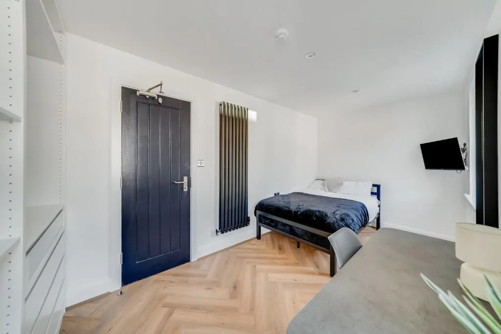 6 bedroom terraced house for rent