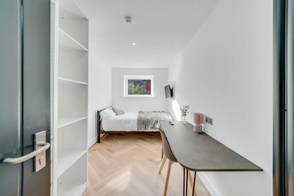 6 bedroom terraced house for rent