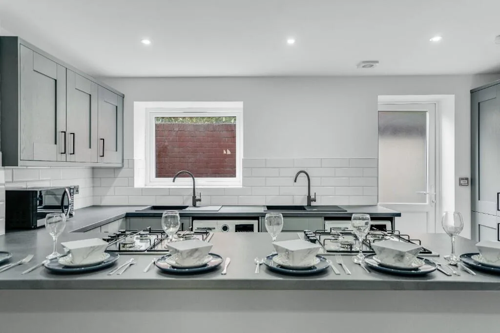 6 bedroom terraced house for rent