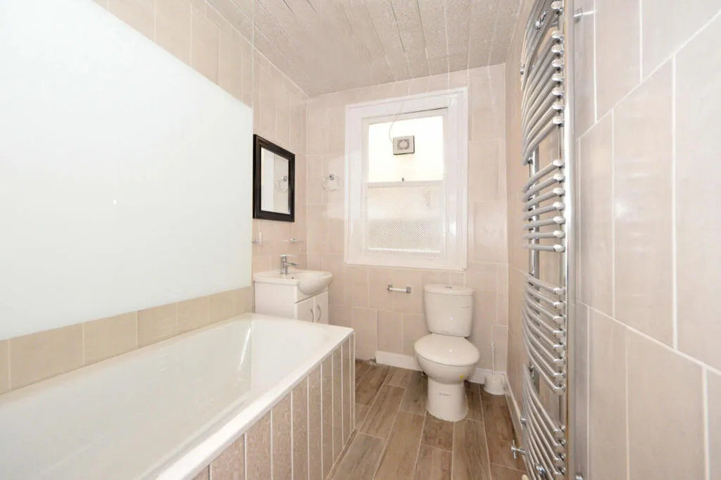 3 bedroom flat for rent