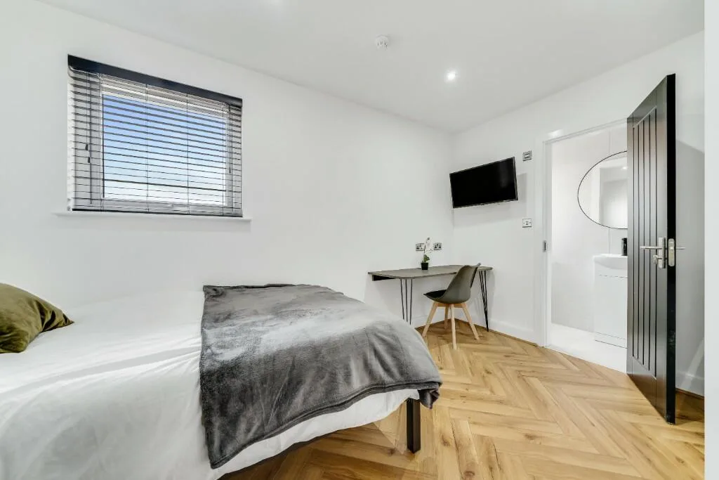 6 bedroom terraced house for rent