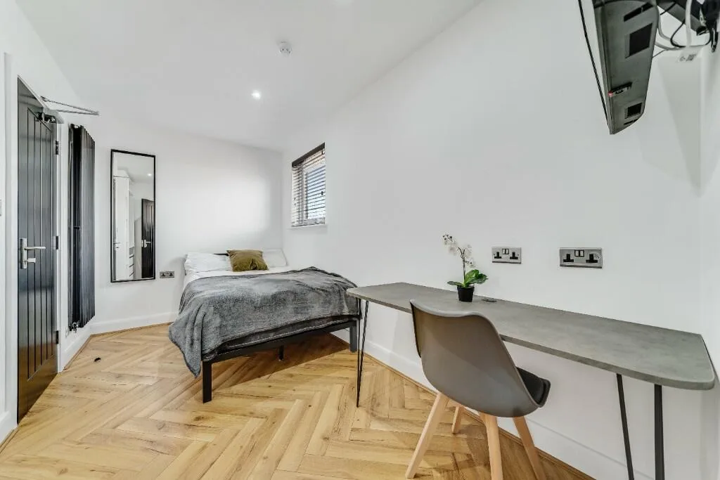 6 bedroom terraced house for rent