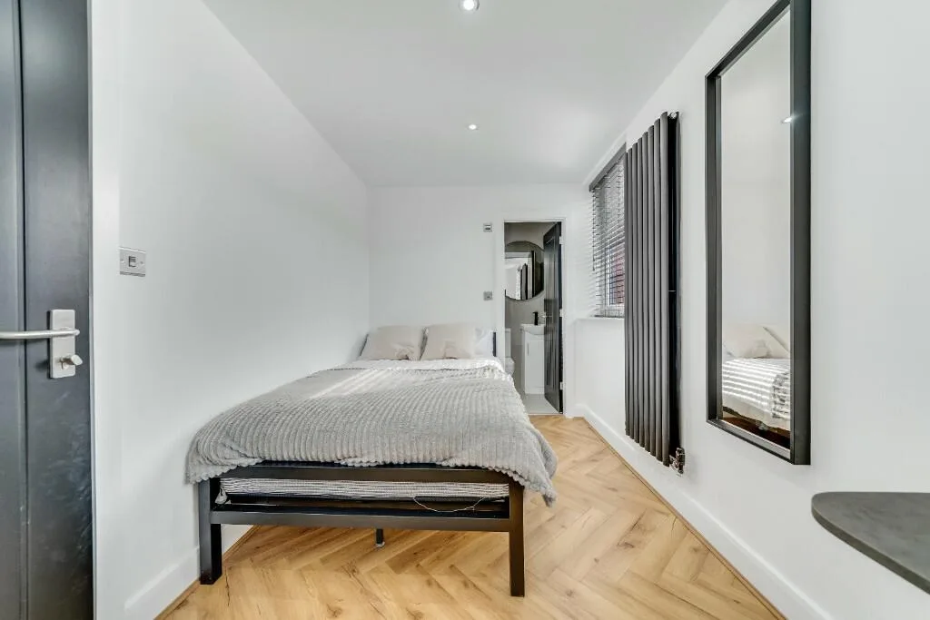 6 bedroom terraced house for rent