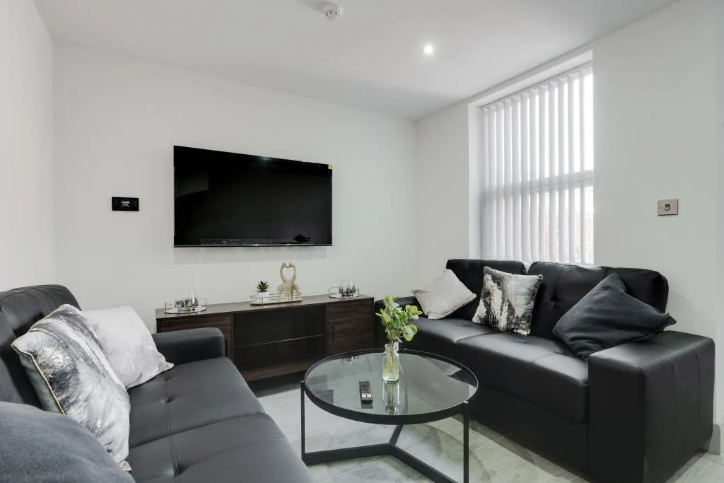 6 bedroom terraced house for rent