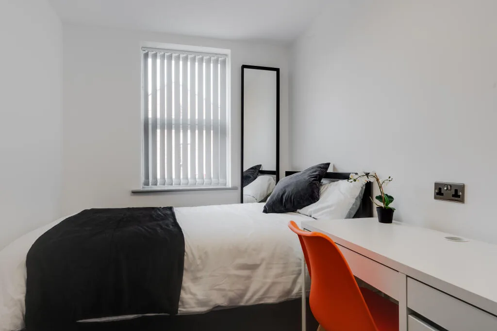 6 bedroom terraced house for rent