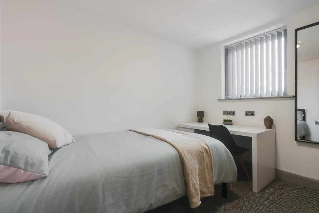 6 bedroom terraced house for rent