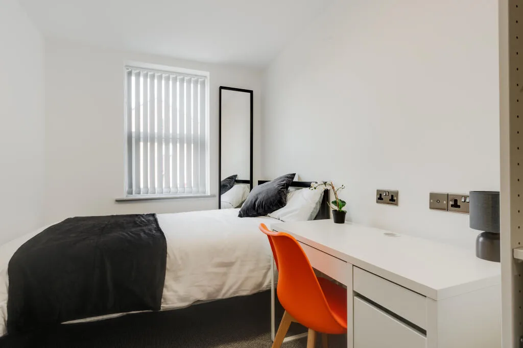 6 bedroom terraced house for rent