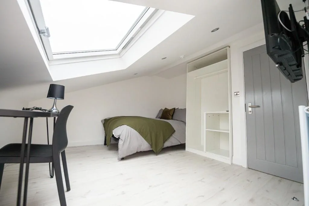 6 bedroom terraced house for rent