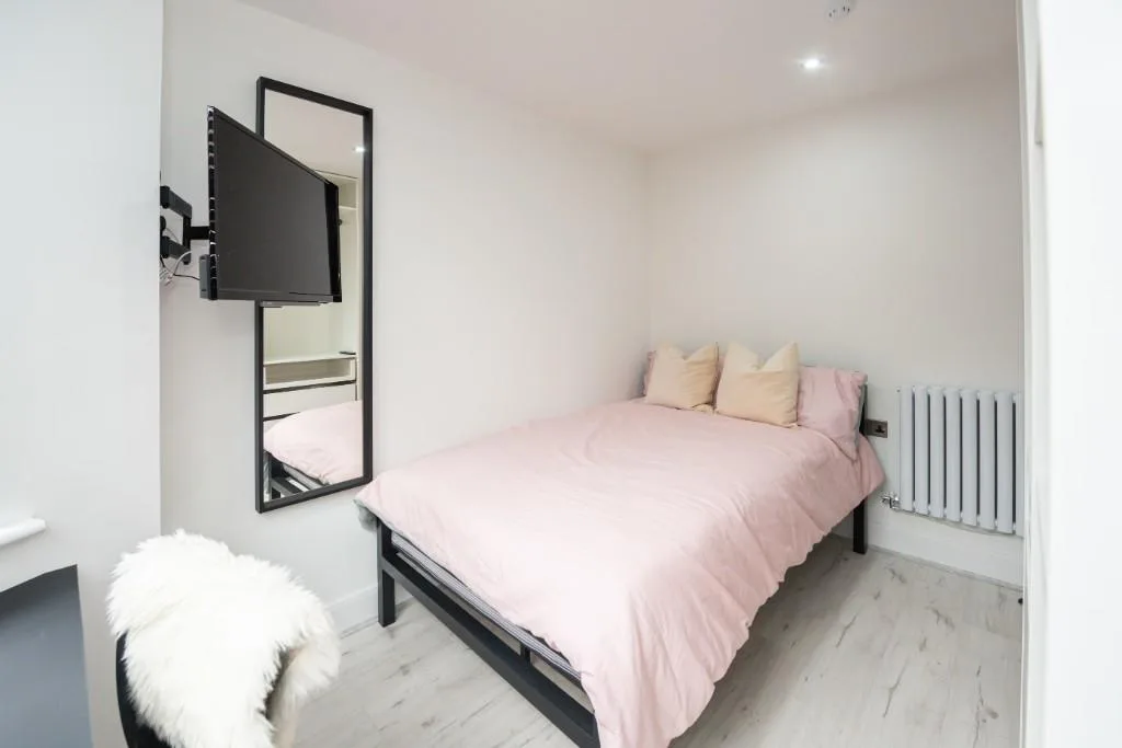 6 bedroom terraced house for rent
