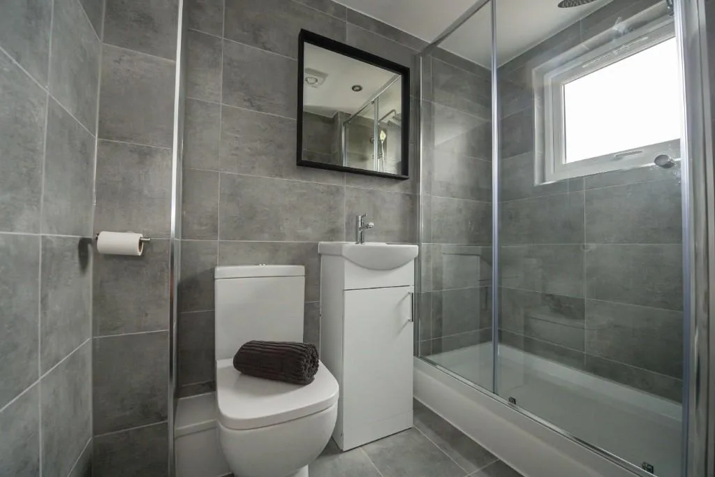 6 bedroom terraced house for rent