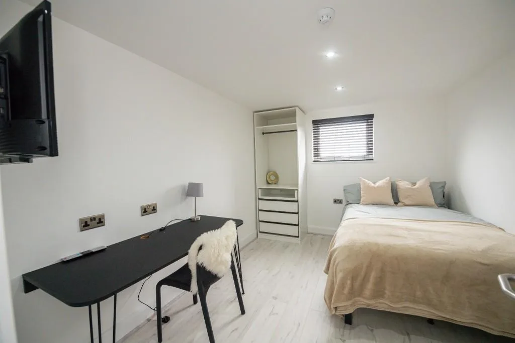 6 bedroom terraced house for rent