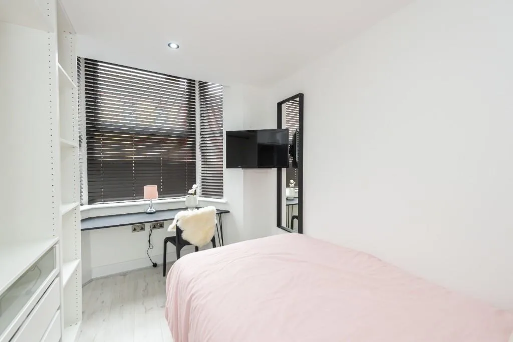 6 bedroom terraced house for rent