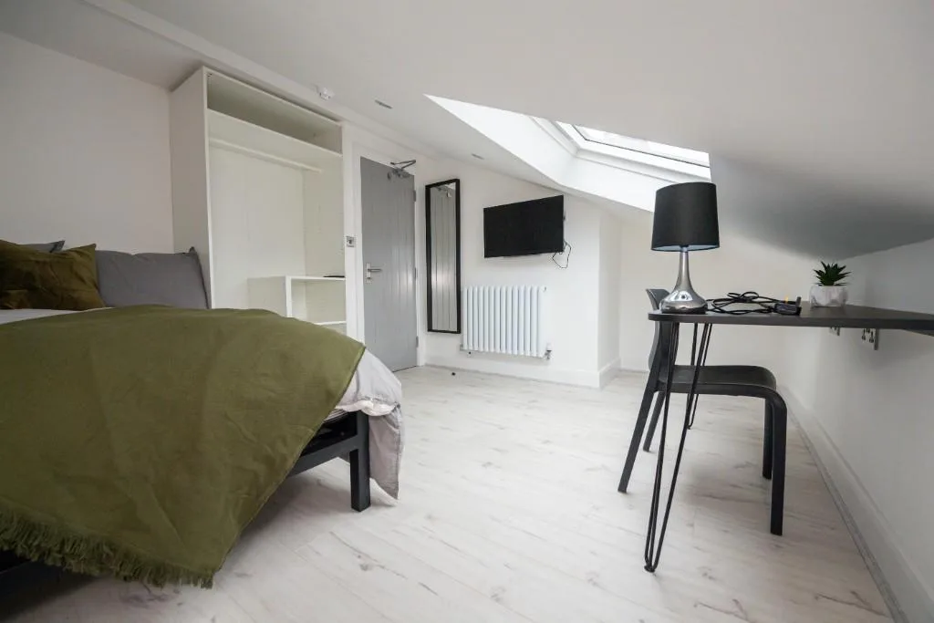 6 bedroom terraced house for rent