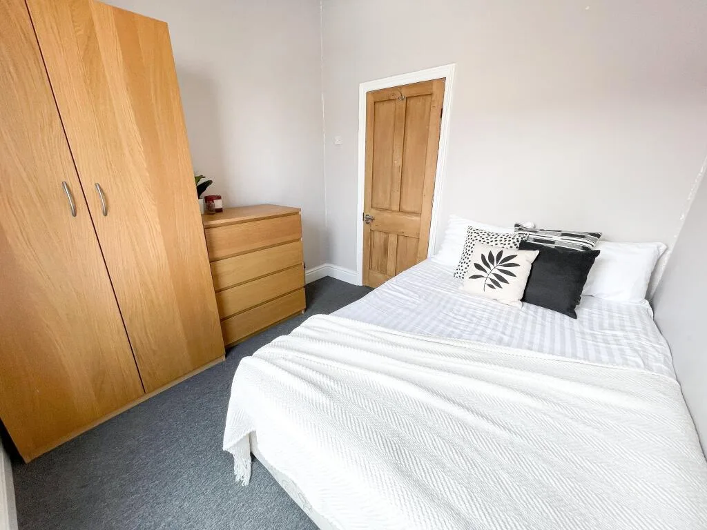 4 bedroom terraced house for rent