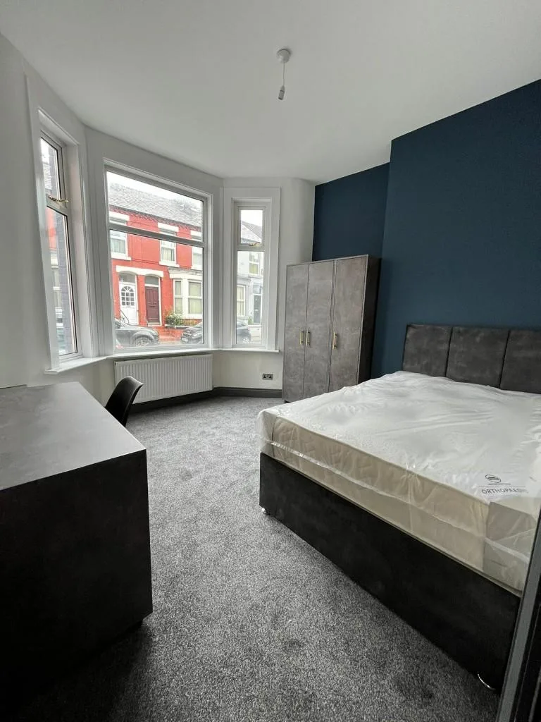 5 bedroom terraced house for rent