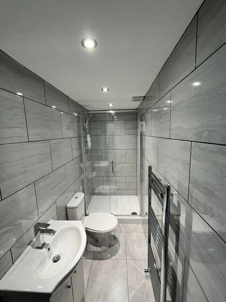 5 bedroom terraced house for rent