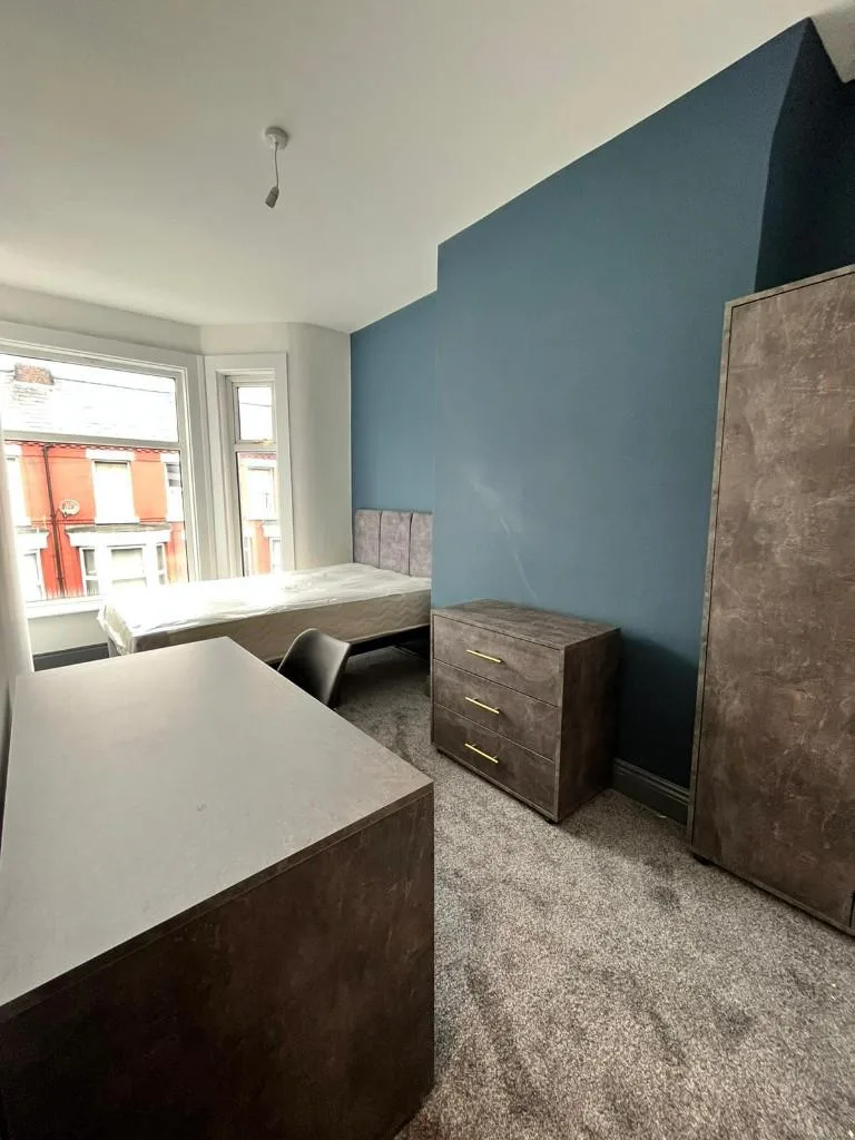 5 bedroom terraced house for rent