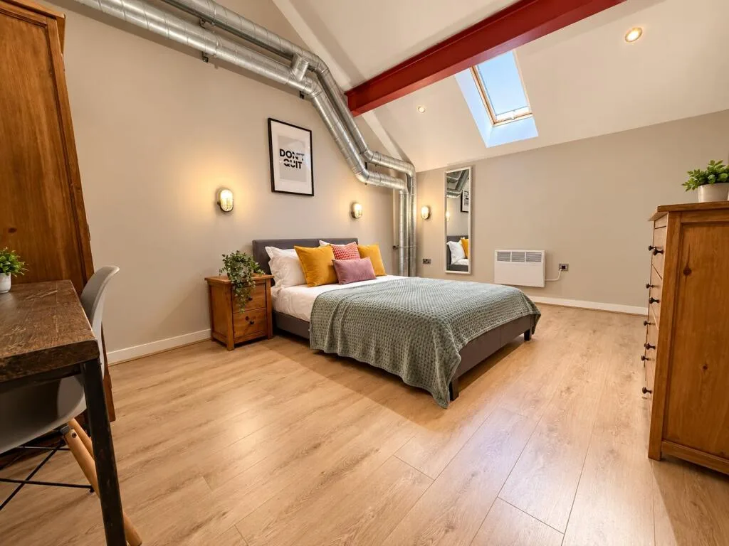 6 bedroom house for rent
