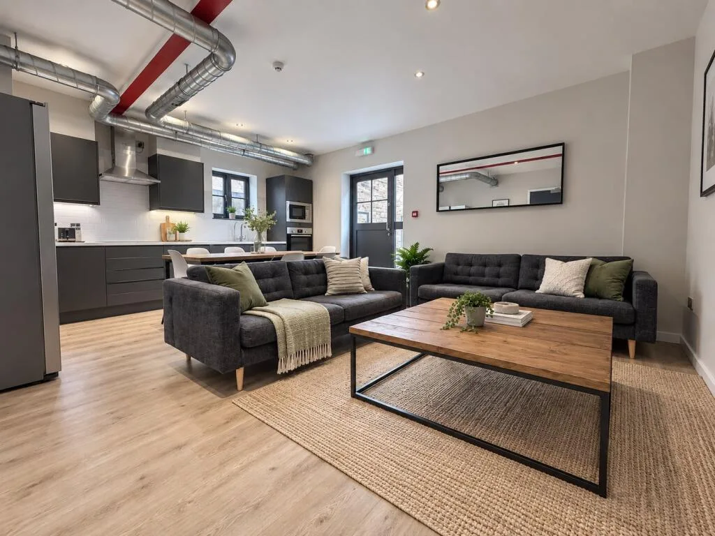 6 bedroom house for rent