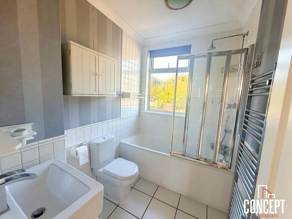 4 bedroom semi-detached house for rent