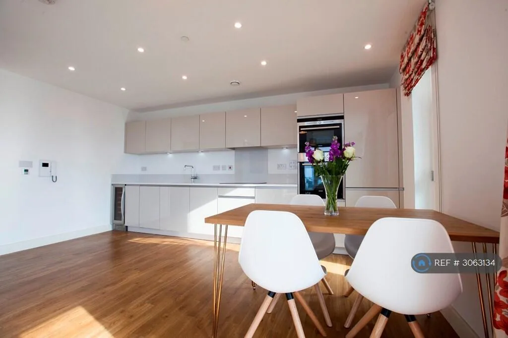 3 bedroom flat for rent
