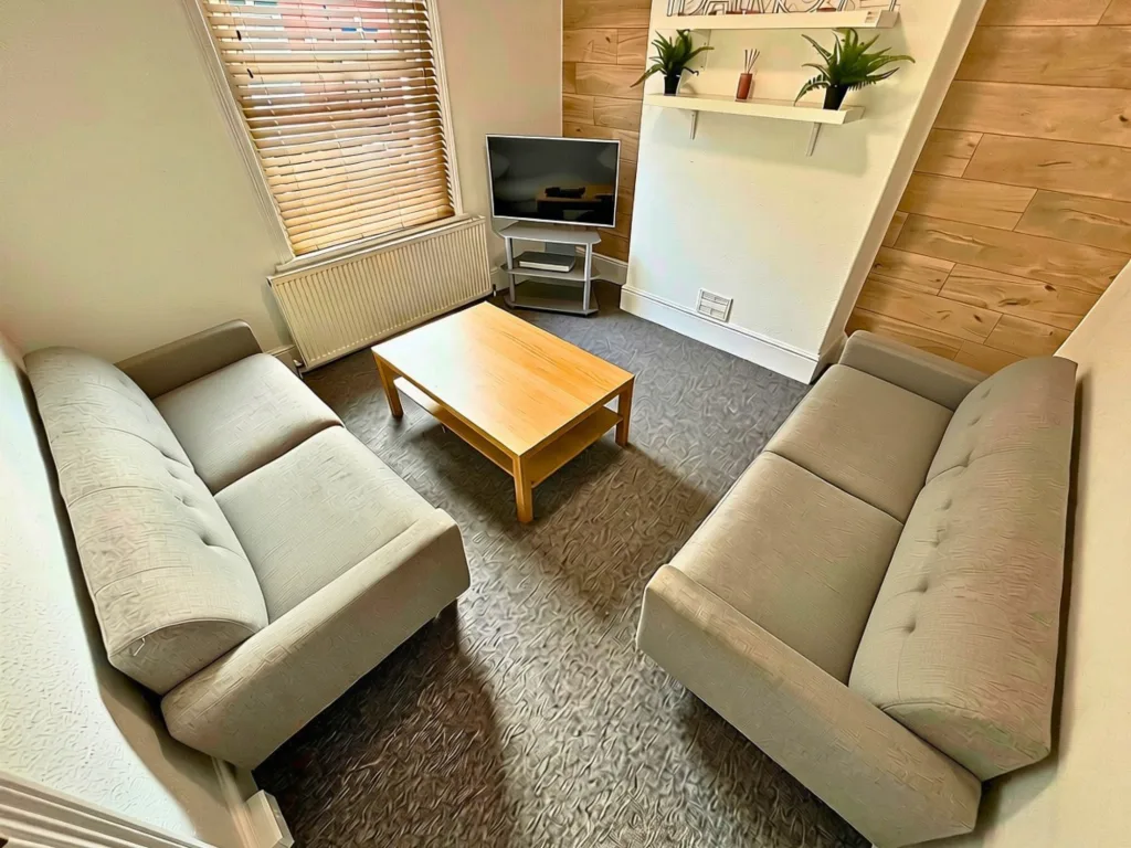 5 bedroom terraced house for rent