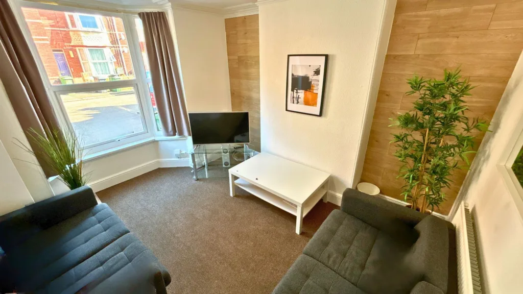 5 bedroom terraced house for rent