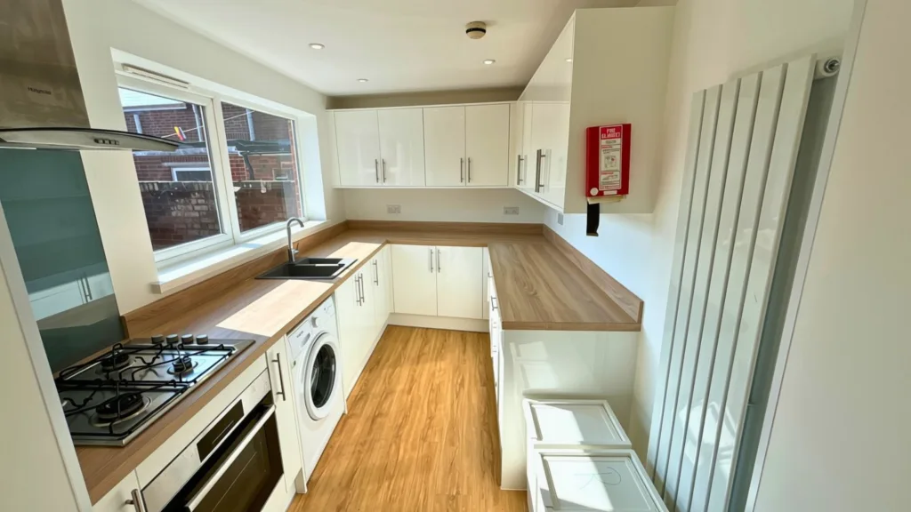 5 bedroom terraced house for rent
