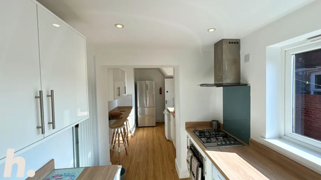 5 bedroom terraced house for rent