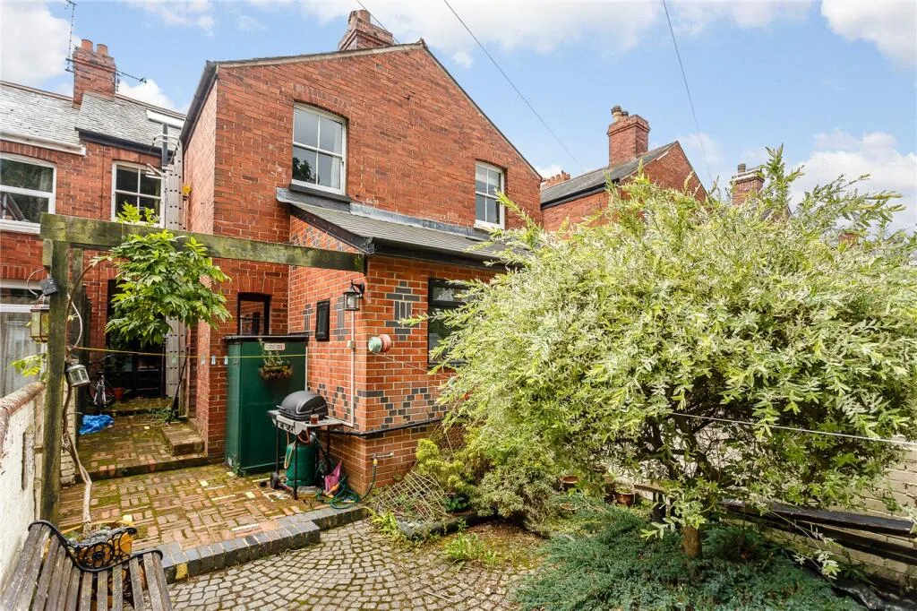 5 bedroom house for rent