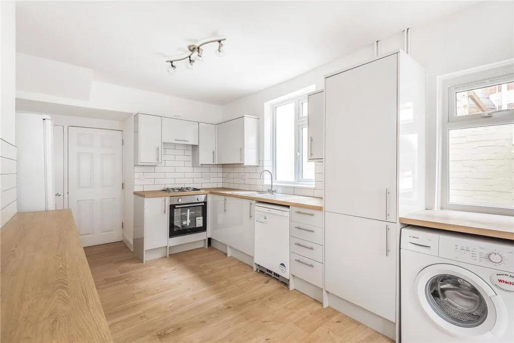 6 bedroom terraced house for rent